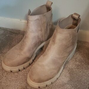 Stylish Tan Ankle Boots